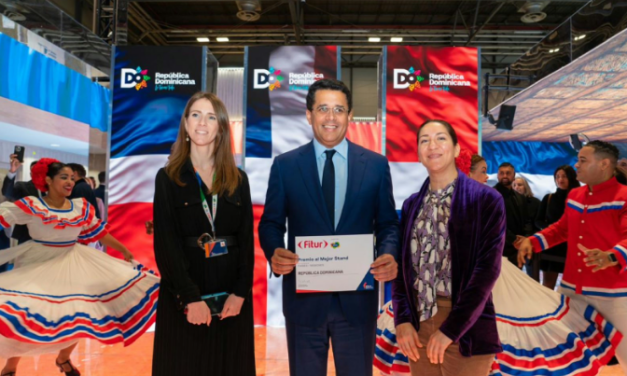 RD gana premio como mejor stand de Fitur