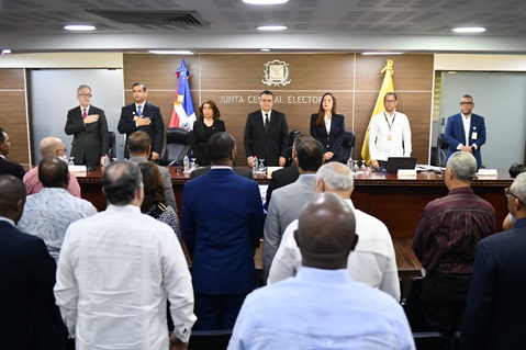 JCE aborda con partidos la regulación de candidaturas independientes