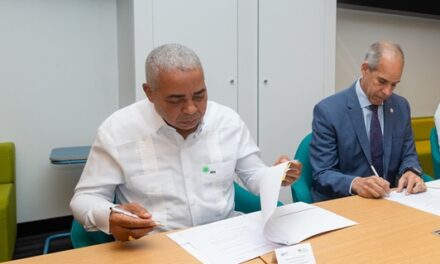 Jardín Botánico Nacional y AES Dominicana firman convenio en favor de la conservación de orquídea en extinción