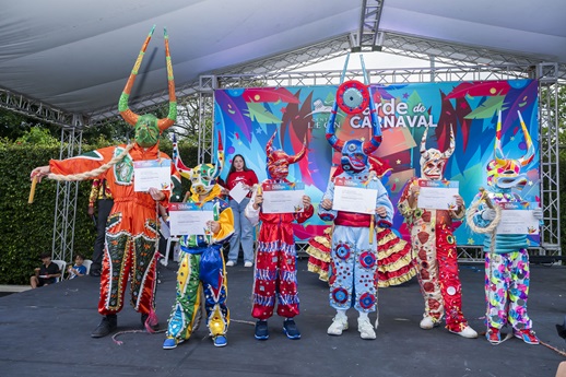 Tarde de carnaval del Centro León: espacio de expresión y celebración de la tradición dominicana