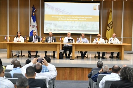 JCE presenta nueva cédula en Santiago con apoyo de la Iglesia