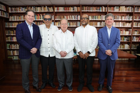 Presentan libro sobre historias de emprendimiento dominicano con visión y propósito