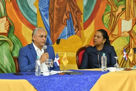 JCE concluye presentación de nueva cédula a líderes católicos