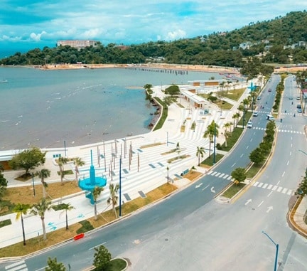 Gobierno inaugura reconstruido Malecón de Samaná
