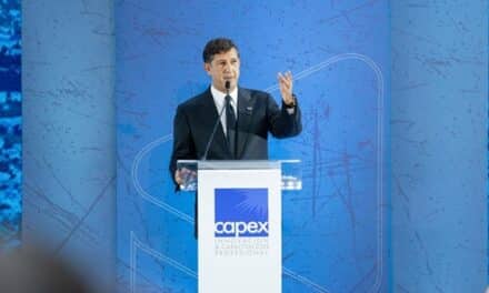 Manuel Estrella analiza fortalezas y desafíos del Cibao durante encuentro de CAPEX