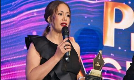 Marilyn Ventura recibe galardón al Mérito Periodístico de ACROARTE