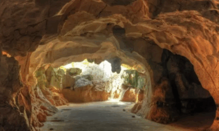 Crean comisión presidencial para desarrollo sostenible y ecoturístico de las Cuevas del Pomier