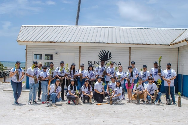 Arajet realiza jornada de reforestación en la Reserva ecológica “Ojos Indígenas”