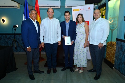 Cámara Restaurante Barceloneta obtiene certificación de excelencia en cocina española, la primera en Santiago