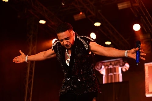 Elvis Martínez regala dos noches históricas en Gran Arena del Cibao