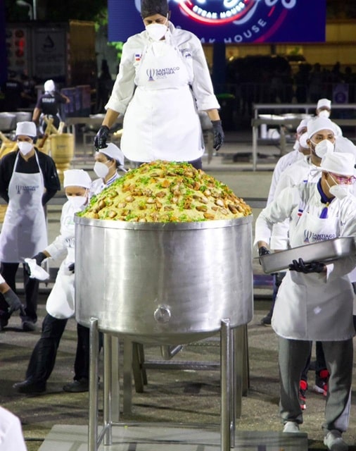 Santiago logra Récord Guinness con el mofongo más grande del mundo