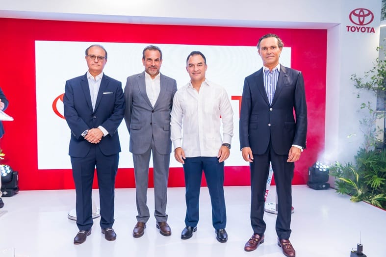 Auto Asesores inaugura nuevo y moderno showroom Toyota