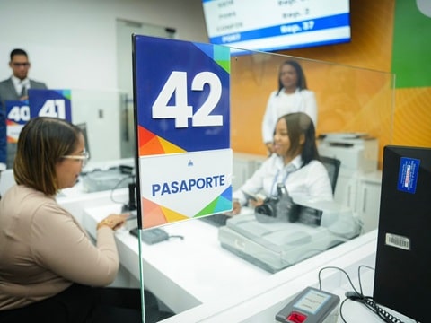Pasaportes abre nueva oficina en Santiago con horario extendido