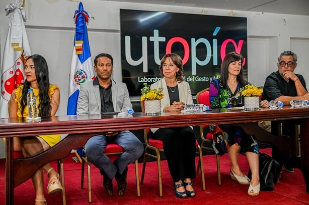 Crónicas monumentales: “Lamento no poder asistir” 