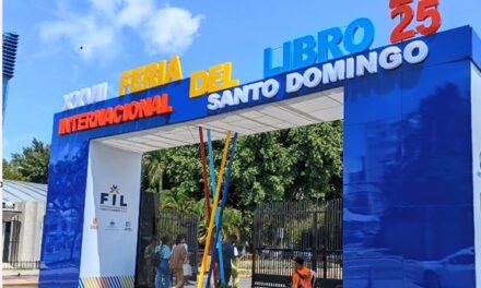 Crónicas monumentales: Bitácora de la FIL Santo Domingo 2025