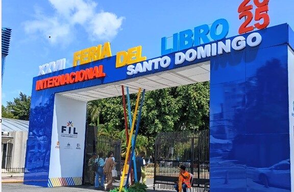 Crónicas monumentales: Bitácora de la FIL Santo Domingo 2025