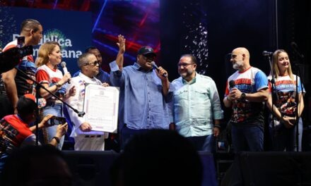 Realizan el Super Ultra Mega Merengazo en Jarabacoa