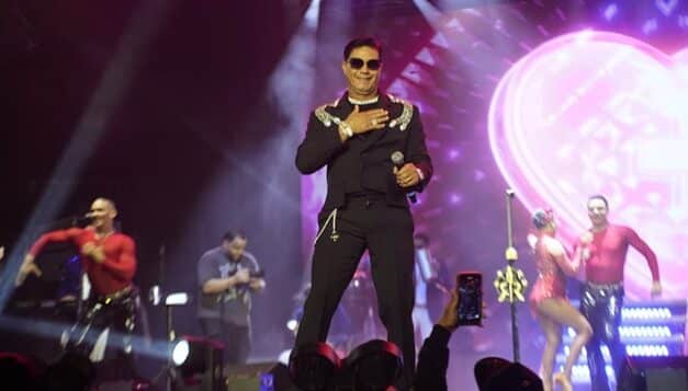 Raulín Rodríguez llena dos noches consecutivas la Gran Arena del Cibao con un espectáculo histórico