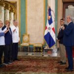 Abinader juramenta comisión de veeduría para obras deportivas