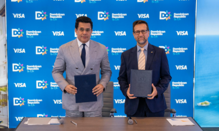 David Collado y Visa Internacional acuerdan fortalecer promoción turística de RD