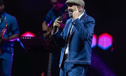 Juan Luis Guerra desata euforia en su regreso al Estadio Cibao
