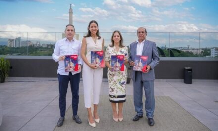 Presentan Visitando Santiago, nueva apuesta editorial para mostrar la ciudad